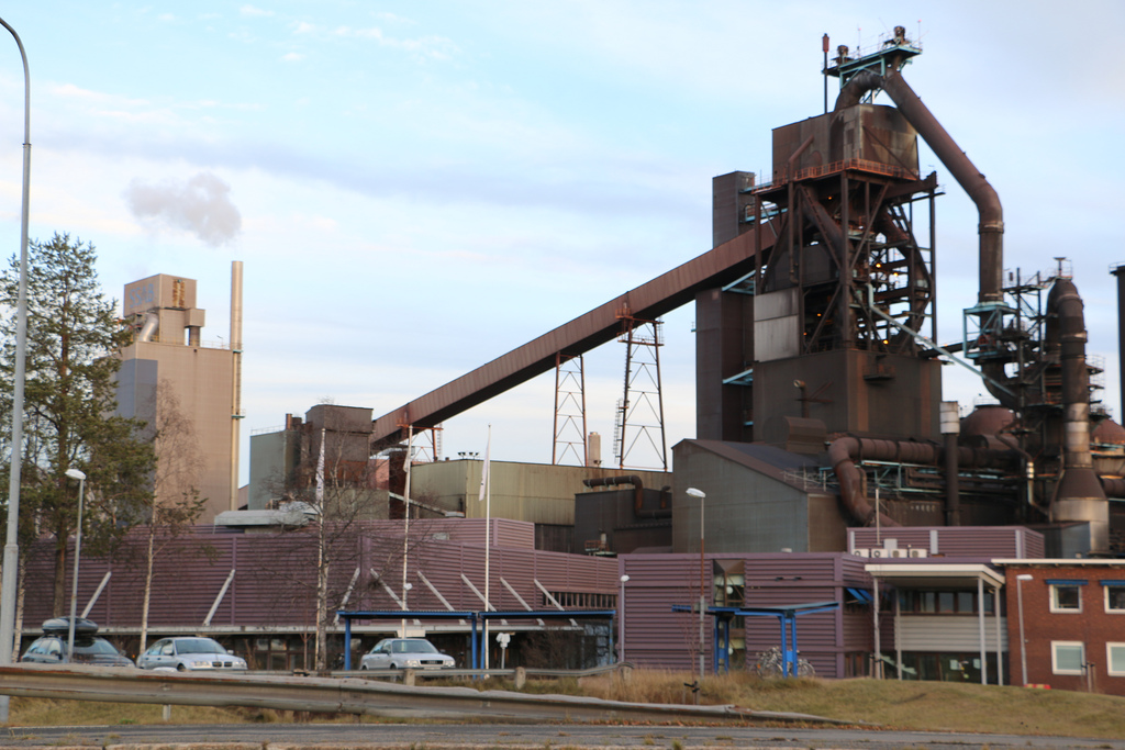 SSAB minskar förlusten