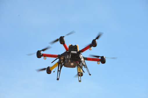 drönare säkrar gruvan efter sprängning