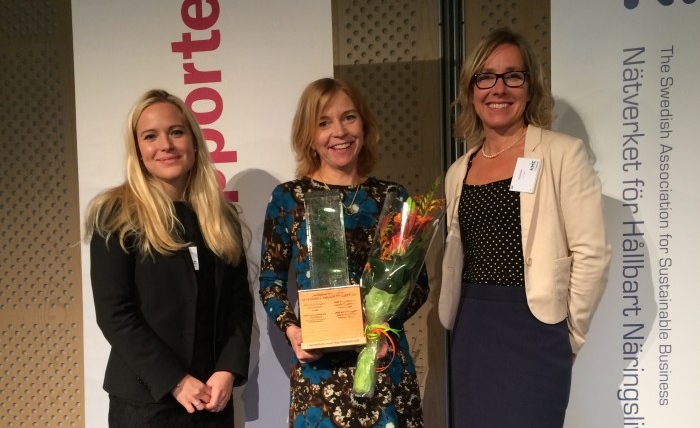 Karin Bodin tar emot pris