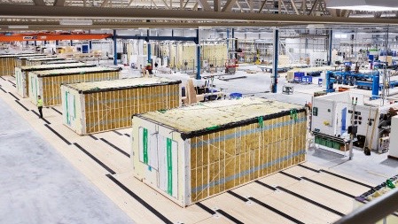 Lindbäcks går in i Finland