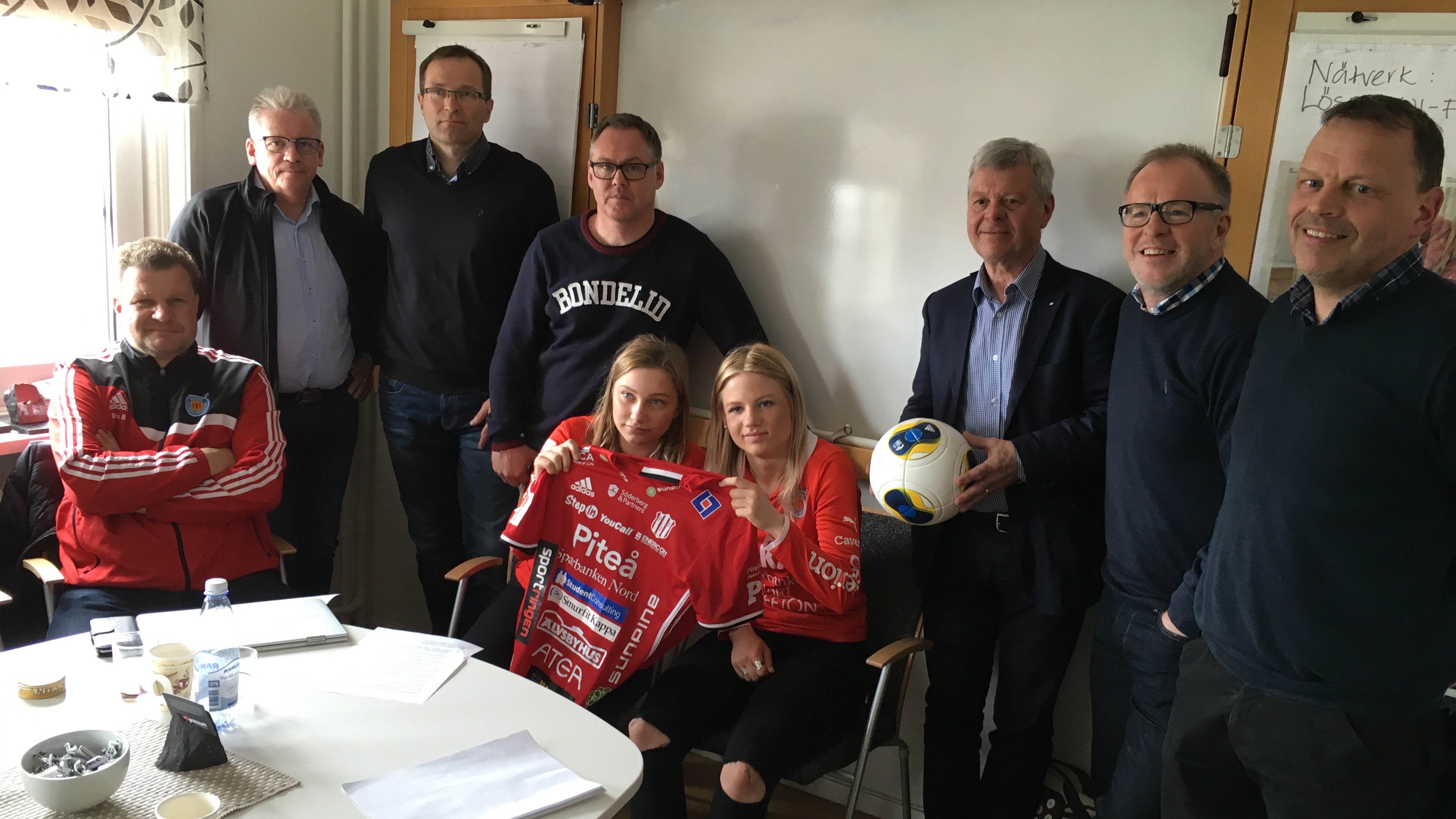 Näringslivet satsar på damlag