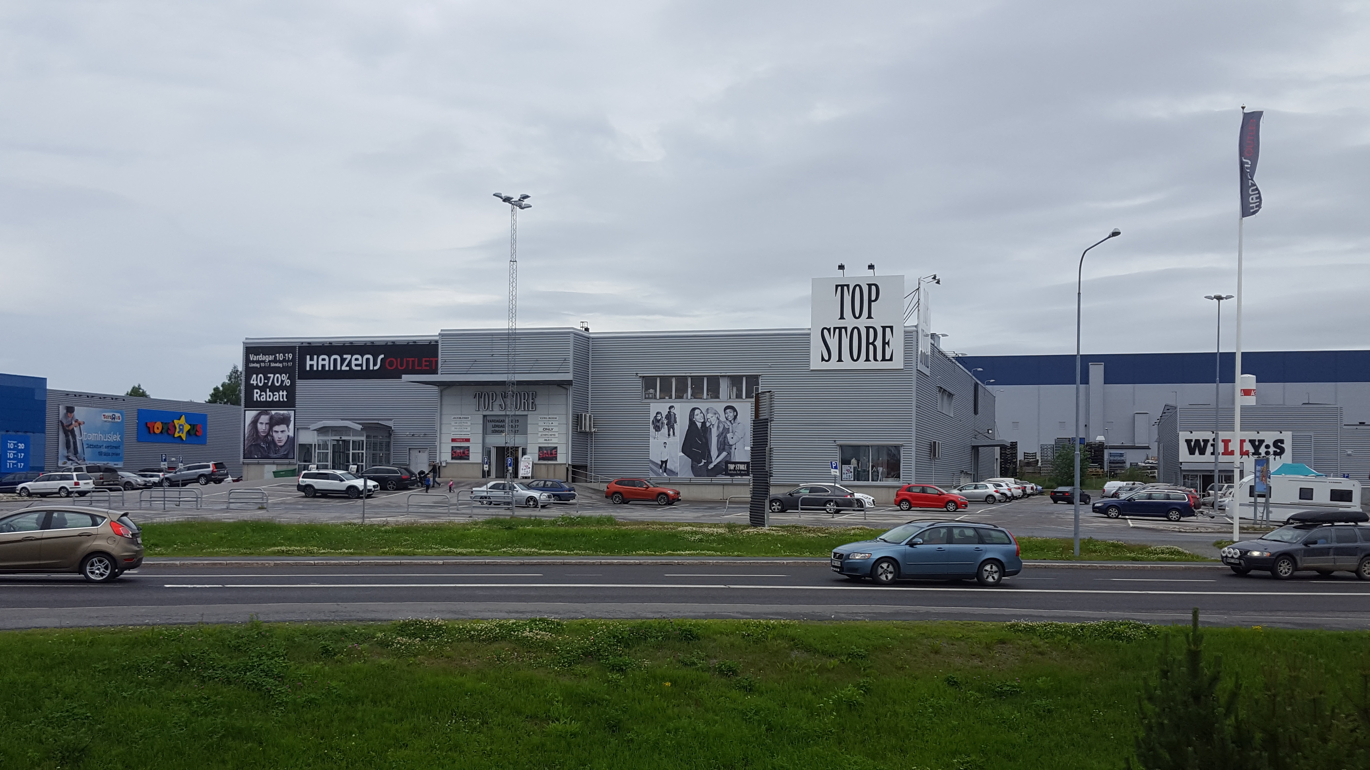 Trampolinpark öppnar på Storheden