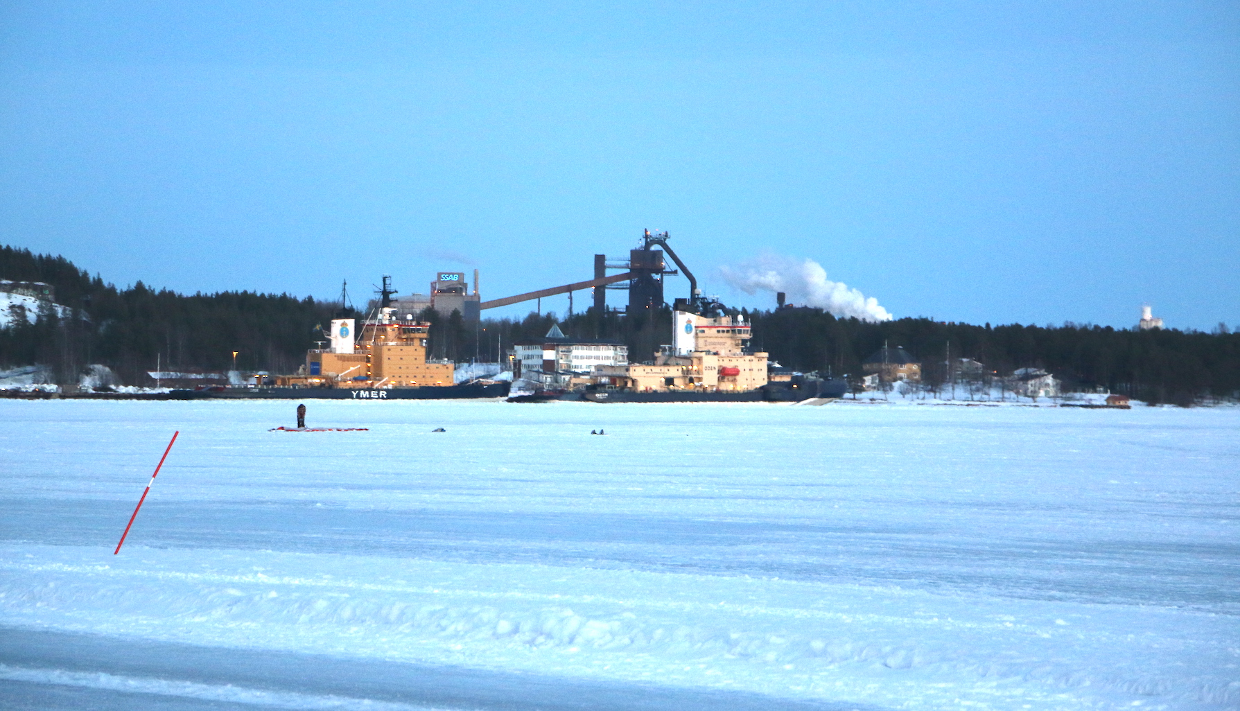 Isbrytare Och Fiskare 150306