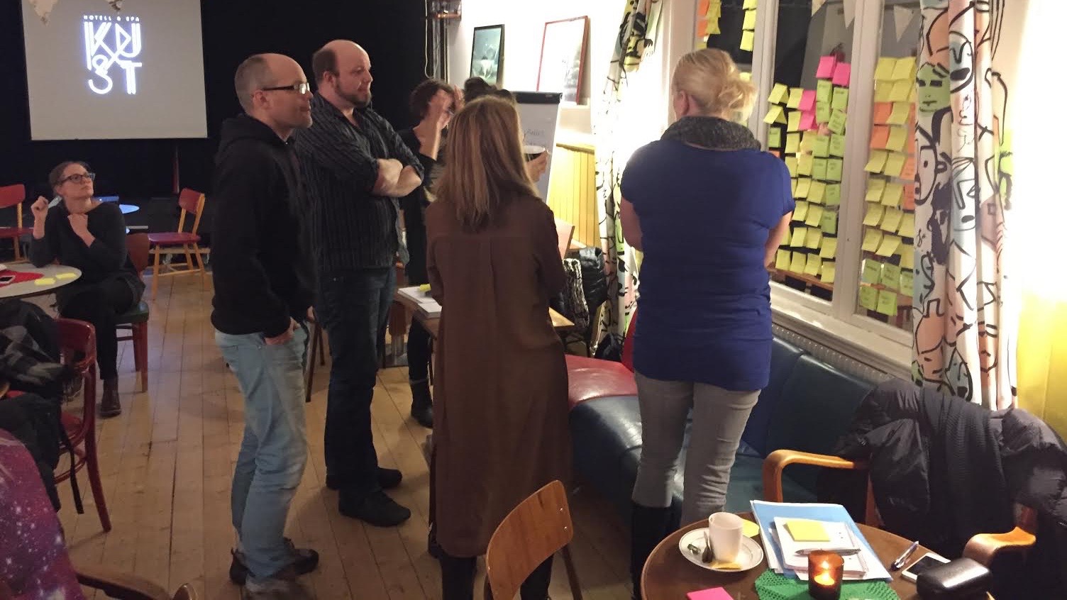 Designfrukost inreder konferensrum