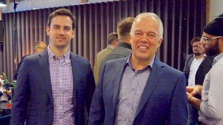 sex företag får halv miljon