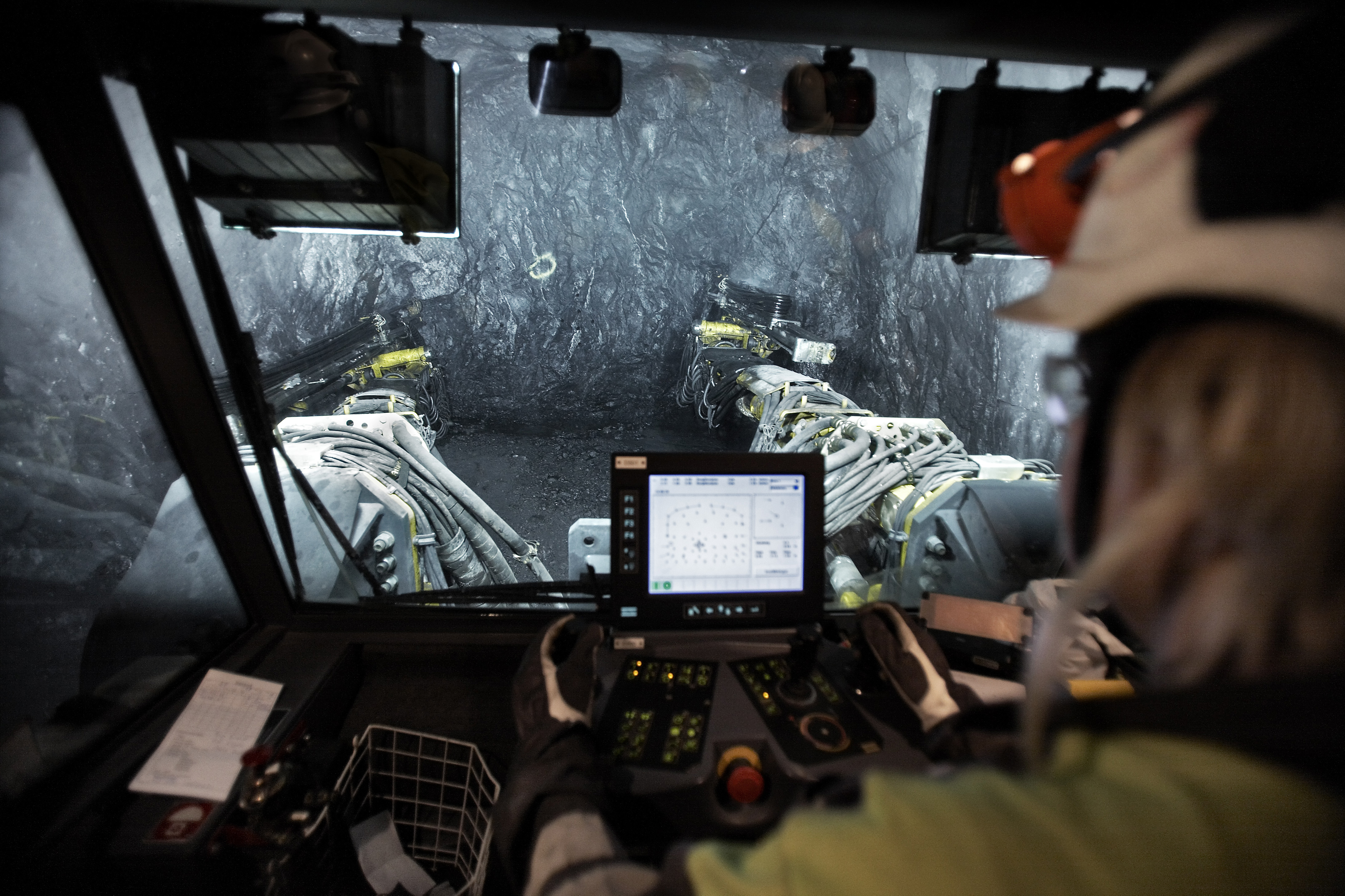 Borraggregat i LKABs Kirunagruva (2)