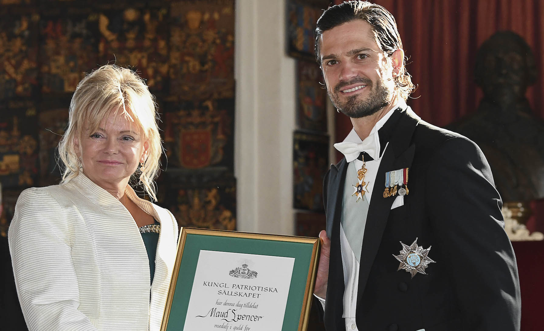 Maud Spencer Får Medalj