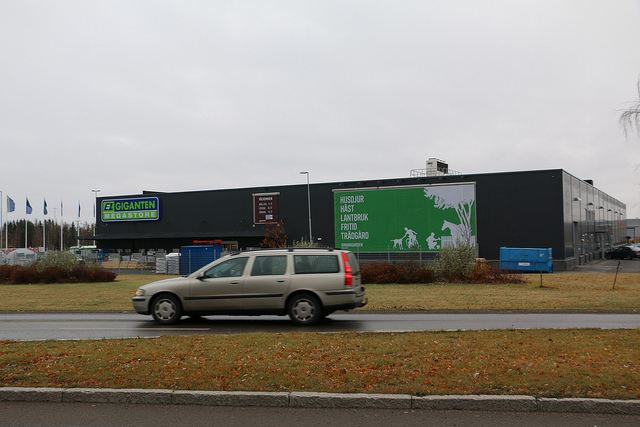 Elgiganten öppnar tre nya butiker